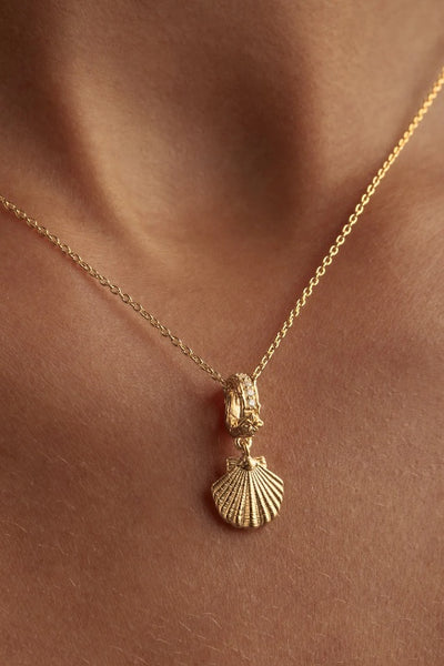 BY CHARLOTTE - BY THE SHORE SHELL PENDANT - GOLD - PERTH STOCKIST - AUSTRALIAN STOCKIST - WA STOCKIST - AUSTRALIA STOCKIST - AUS STOCKIST - PERTH BOUTIQUE - WA BOUTIQUE - AUS BOUTIQUE - AUSTRALIA BOUTIQUE