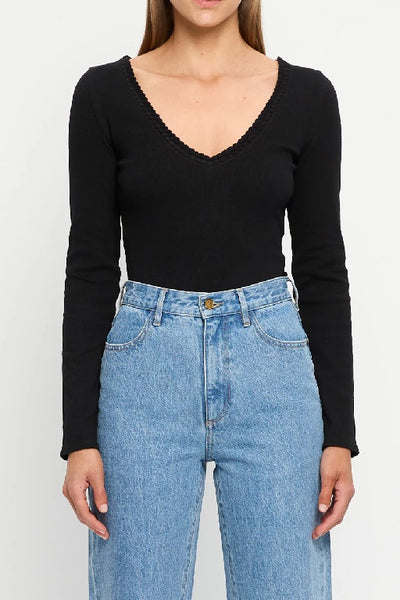 KIVARI - TALLULAH V-NECK TOP - BLACK - PERTH STOCKIST - AUSTRALIAN STOCKIST - WA STOCKIST - AUSTRALIA STOCKIST - AUS STOCKIST - PERTH BOUTIQUE - WA BOUTIQUE - AUS BOUTIQUE - AUSTRALIA BOUTIQUE