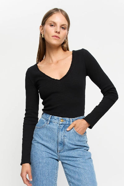 KIVARI - TALLULAH V-NECK TOP - BLACK - PERTH STOCKIST - AUSTRALIAN STOCKIST - WA STOCKIST - AUSTRALIA STOCKIST - AUS STOCKIST - PERTH BOUTIQUE - WA BOUTIQUE - AUS BOUTIQUE - AUSTRALIA BOUTIQUE