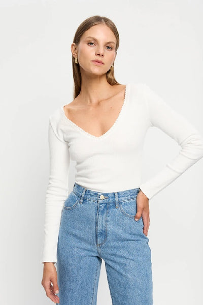 KIVARI - TALLULAH V-NECK TOP - IVORY - PERTH STOCKIST - AUSTRALIAN STOCKIST - WA STOCKIST - AUSTRALIA STOCKIST - AUS STOCKIST - PERTH BOUTIQUE - WA BOUTIQUE - AUS BOUTIQUE - AUSTRALIA BOUTIQUE