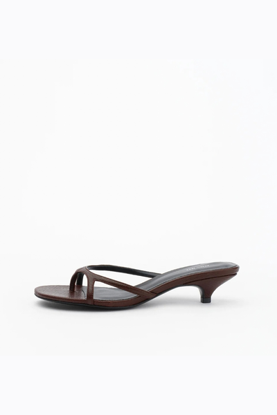Studio side profile of the Alias Mae Bodie in Choc Tumble against a clean white background, showcasing the 100% leather upper and 40mm block heel.