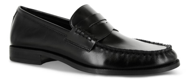 Three-quarter side profile image of the Senso Cooper III black calf leather loafer, highlighting the classic saddle strap and stitched toe seam.