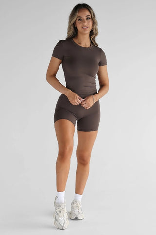 LEELO ACTIVE - SCULPT FITTED TEE - DARK CHOCOLATE - PERTH STOCKIST - AUSTRALIAN STOCKIST - WA STOCKIST - AUSTRALIA STOCKIST - AUS STOCKIST - PERTH BOUTIQUE - WA BOUTIQUE - AUS BOUTIQUE - AUSTRALIA BOUTIQUE 