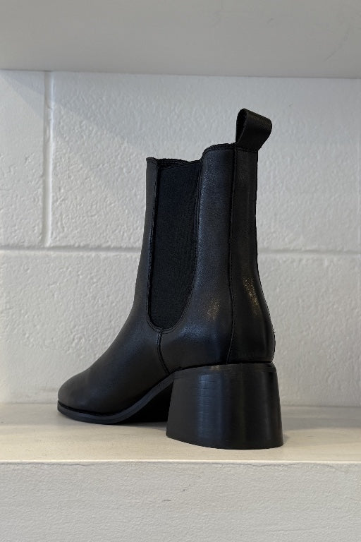 SHOP NUDE FOOTWEAR BELLA BOOTS BLACK – Chachi - Main Image