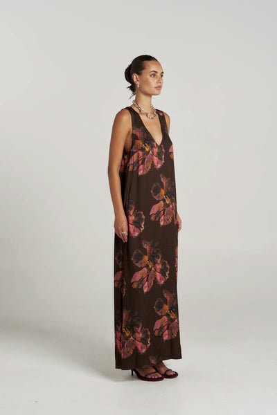 SUMMI SUMMI - V-NECK MAXI DRESS - CHOCOLAT PETALS-3 - PERTH BOUTIQUE - AUSTRALIAN BOUTIQUE - WA BOUTIQUE - INTERNATIONAL SHIPPING - USA SHIPPING - PERTH STORES - PERTH STORE - AUSTRALIA - WA - WESTER AUSTRALIA - WOMENS FASHION - FASHION - CLOTHING - WA STOCKIST - PERTH STOCKIST - AUSTRALIAN STOCKIST - STOCKIST
